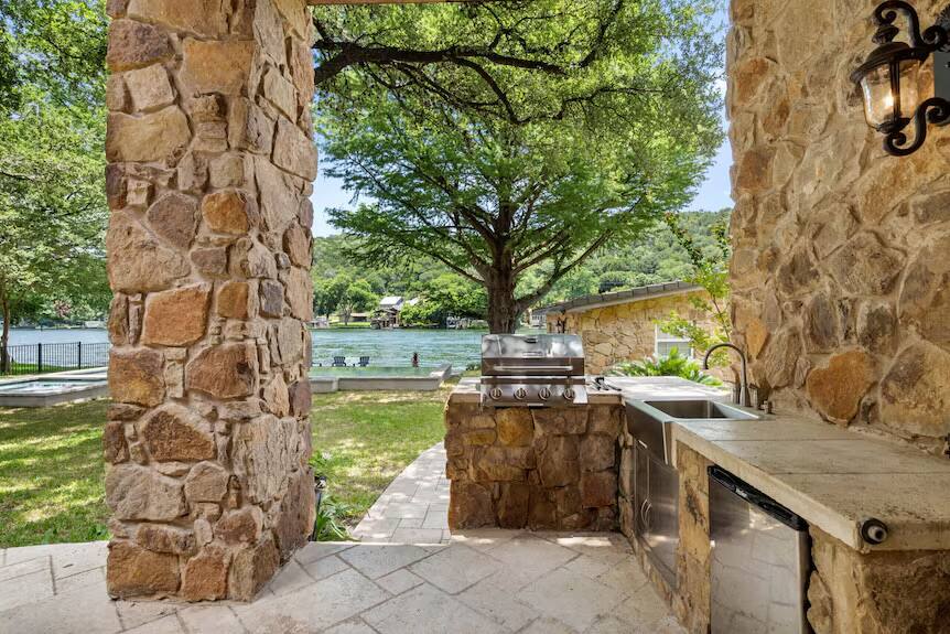 Cross Lake Hideaway Austin vacation rental photo 12