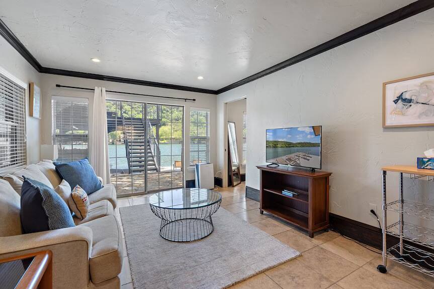 Cross Lake Hideaway Austin vacation rental photo 37