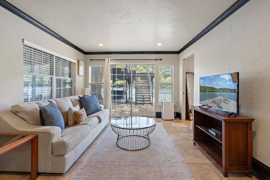 Cross Lake Hideaway Austin vacation rental photo 41