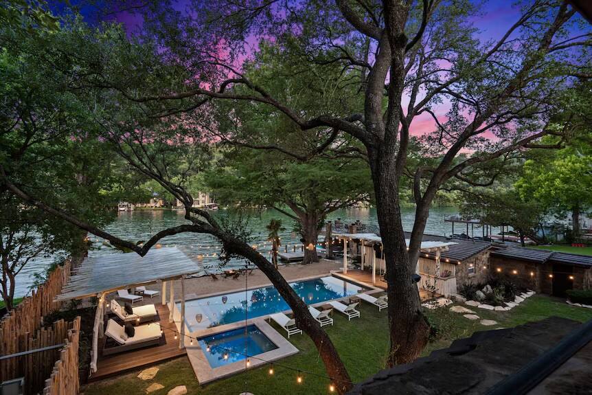 Cross Lake Hideaway Austin vacation rental photo 42
