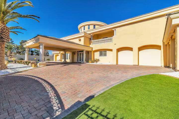 Vegas Outpost Las Vegas vacation rental photo 5