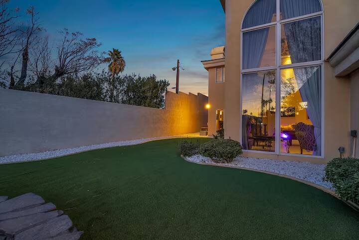 Vegas Outpost Las Vegas vacation rental photo 8