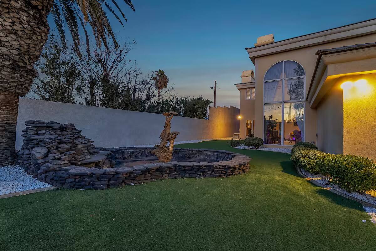 Vegas Outpost Las Vegas vacation rental photo 14