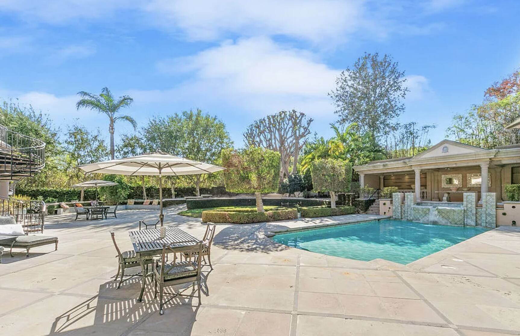 Embassy Los Angeles vacation rental photo 2