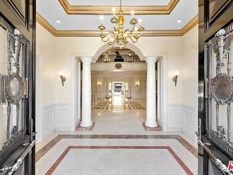 Embassy Los Angeles vacation rental photo 14