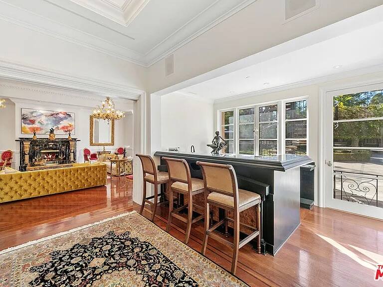 Embassy Los Angeles vacation rental photo 28