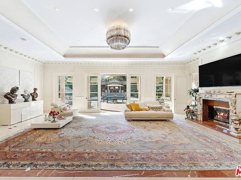 Embassy Los Angeles vacation rental photo 32