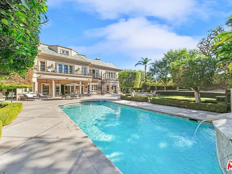 Embassy Los Angeles vacation rental photo 34