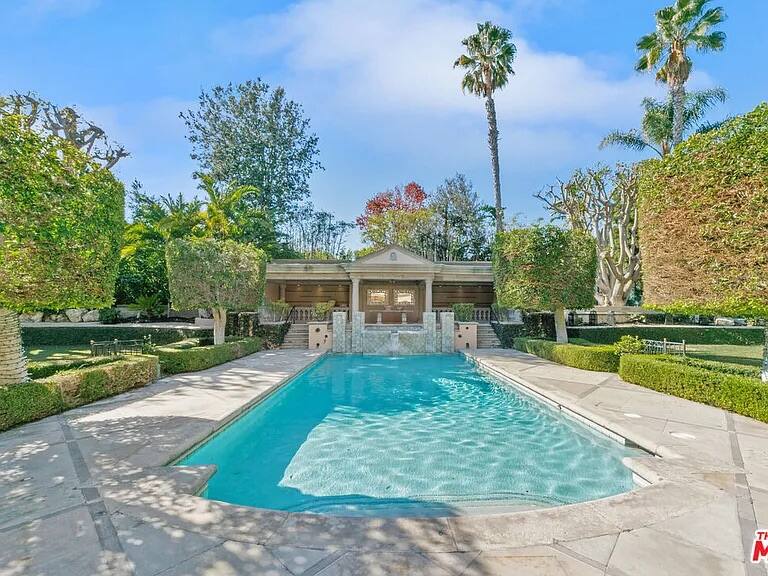 Embassy Los Angeles vacation rental photo 37