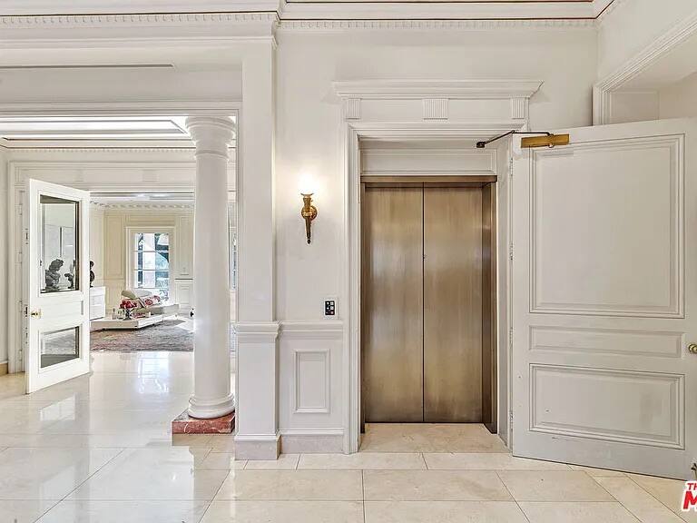 Embassy Los Angeles vacation rental photo 41