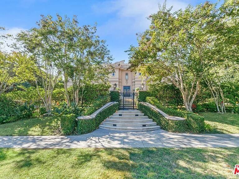 Embassy Los Angeles vacation rental photo 48
