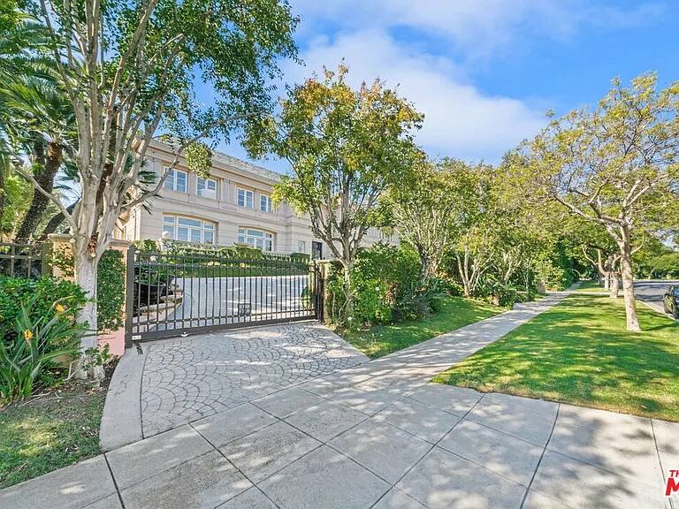 Embassy Los Angeles vacation rental photo 49