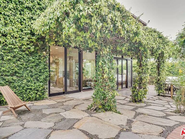 Fairfield Hideaway Los Angeles vacation rental photo 16