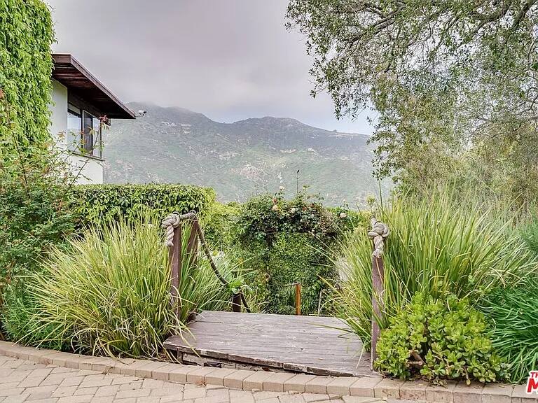 Fairfield Hideaway Los Angeles vacation rental photo 49