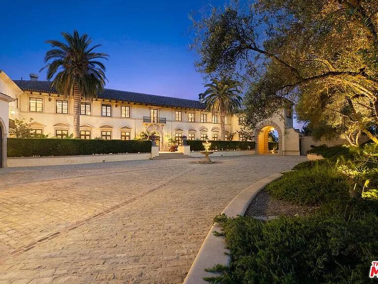 Gagganeau Chateau Los Angeles vacation rental photo 1