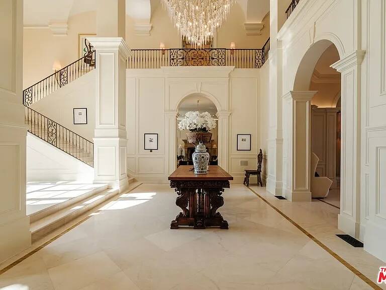 Gagganeau Chateau Los Angeles vacation rental photo 10