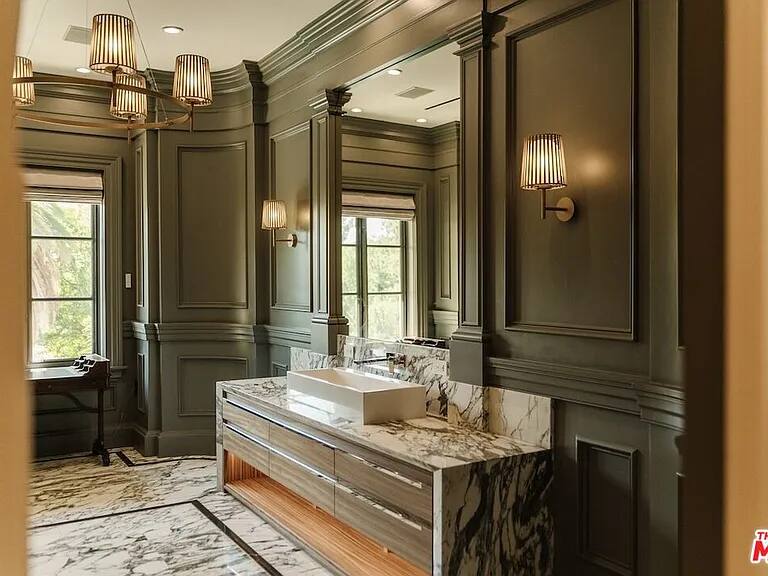 Gagganeau Chateau Los Angeles vacation rental photo 35