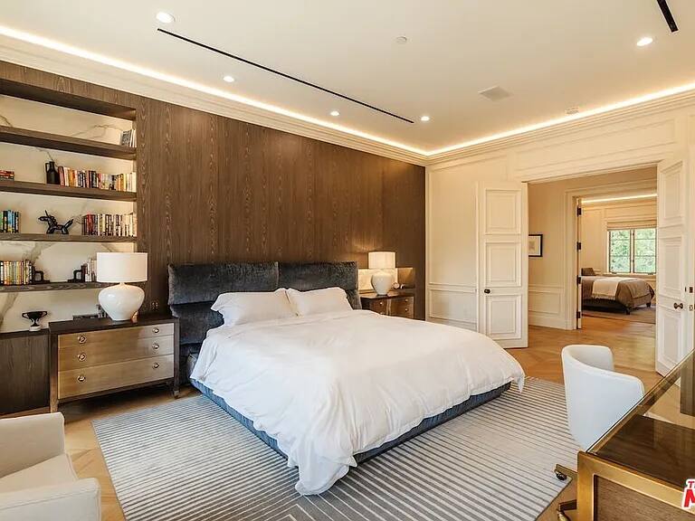 Gagganeau Chateau Los Angeles vacation rental photo 37