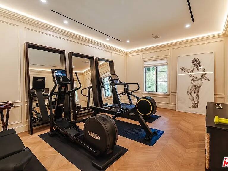 Gagganeau Chateau Los Angeles vacation rental photo 39