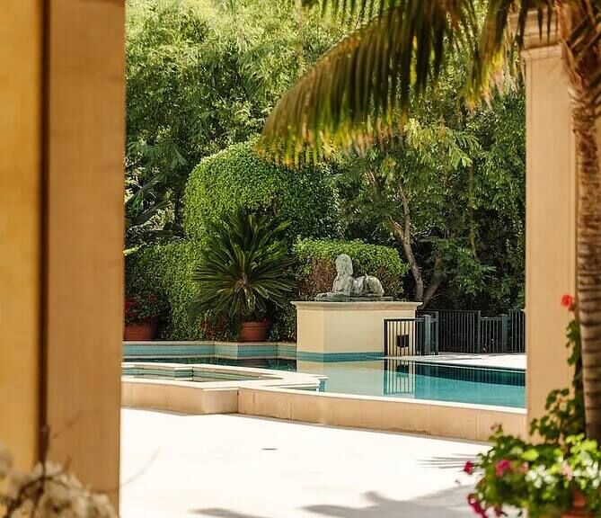 Gagganeau Chateau Los Angeles vacation rental photo 47