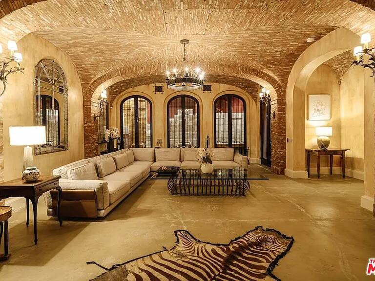 Gagganeau Chateau Los Angeles vacation rental photo 54