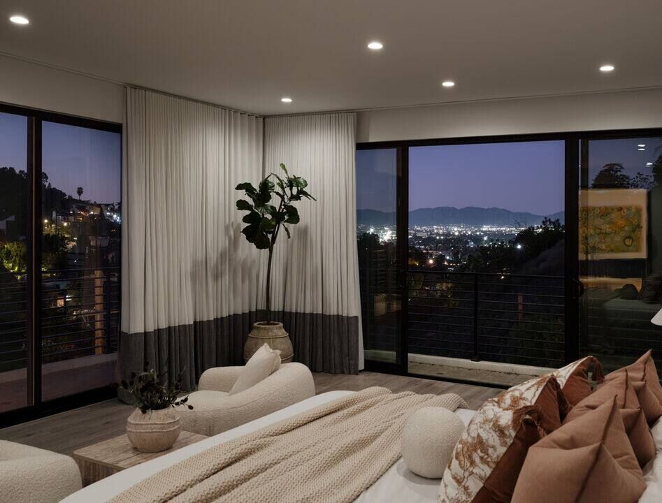 Knobhill Los Angeles vacation rental photo 15
