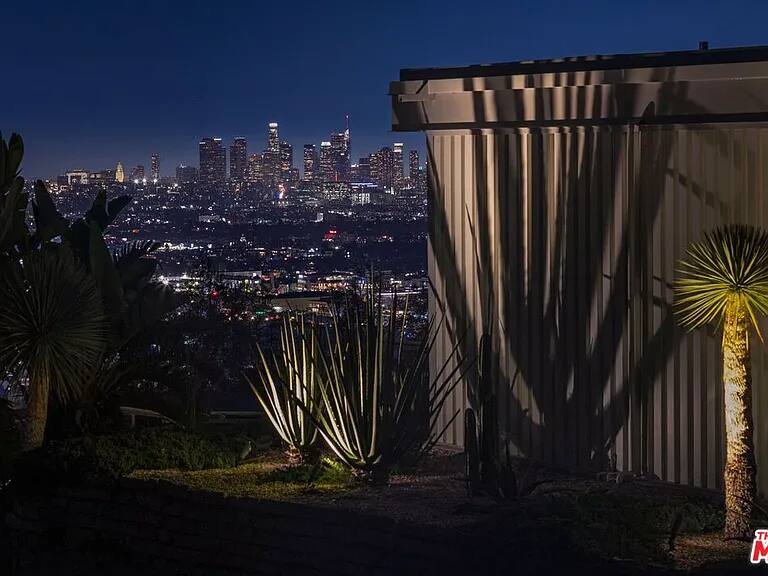 Koenig Los Angeles vacation rental photo 1