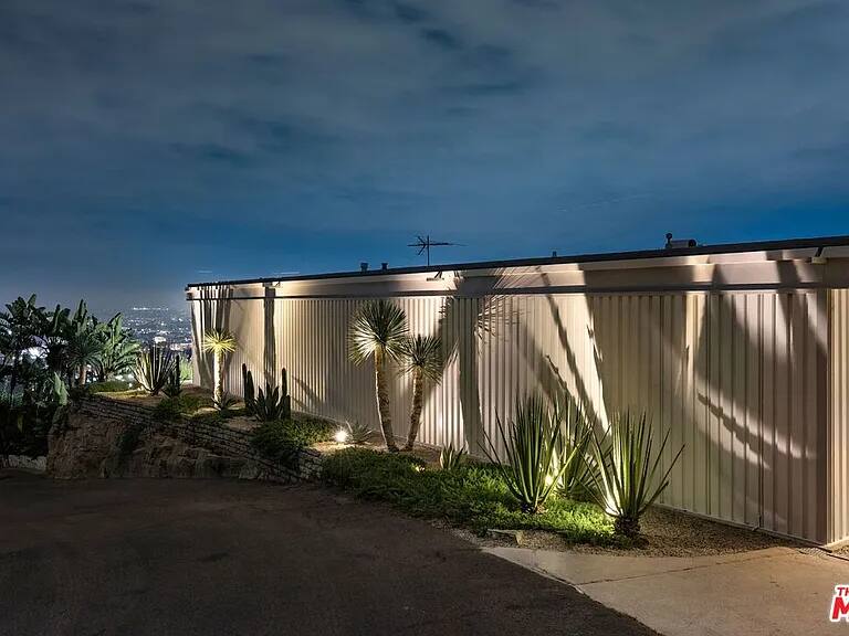 Koenig Los Angeles vacation rental photo 6