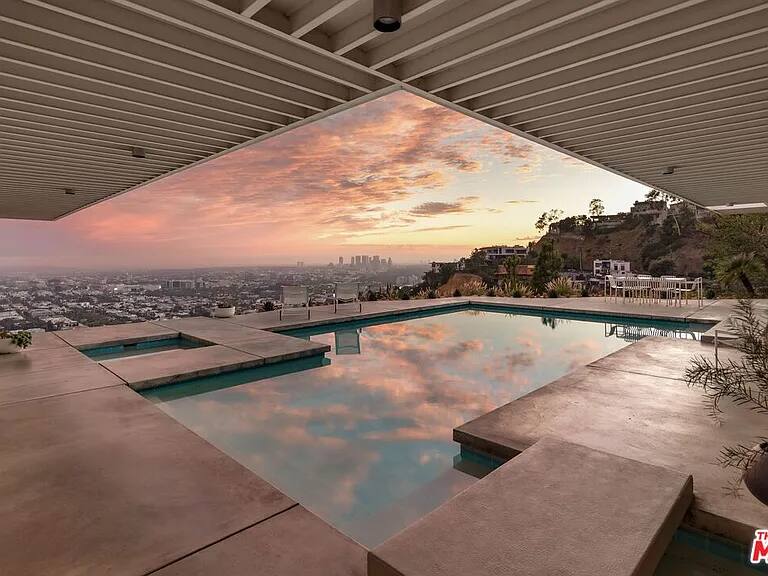 Koenig Los Angeles vacation rental photo 18