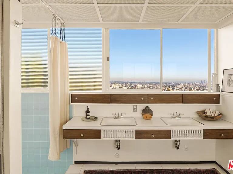 Koenig Los Angeles vacation rental photo 19