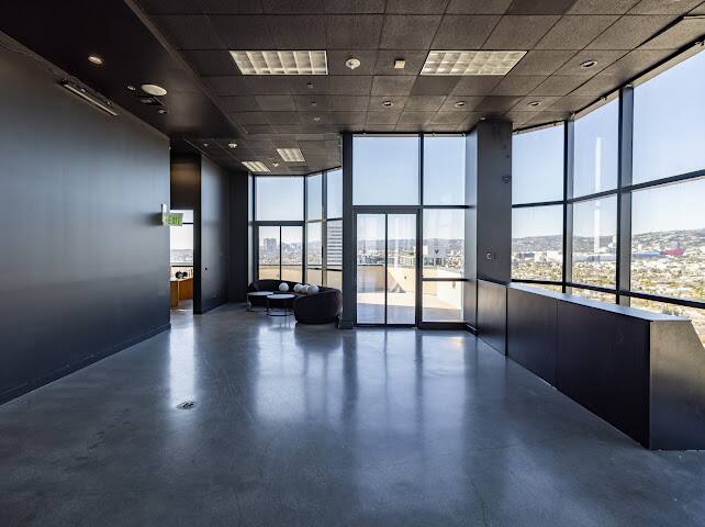 Neptune Noir Penthouse Los Angeles vacation rental photo 11