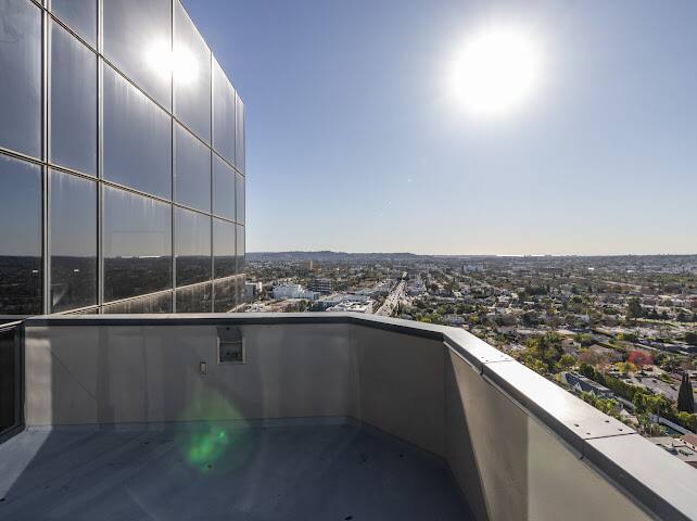 Neptune Noir Penthouse Los Angeles vacation rental photo 34