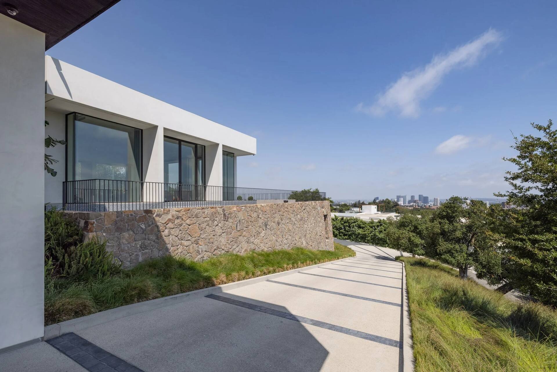 Zeus Los Angeles vacation rental photo 38