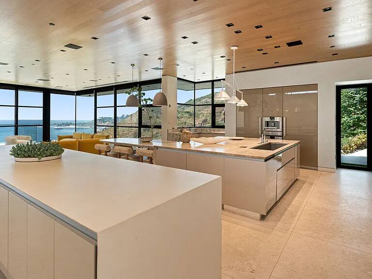 Carbon Haus Malibu vacation rental photo 17