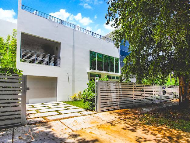 Iqo Miami vacation rental photo 1