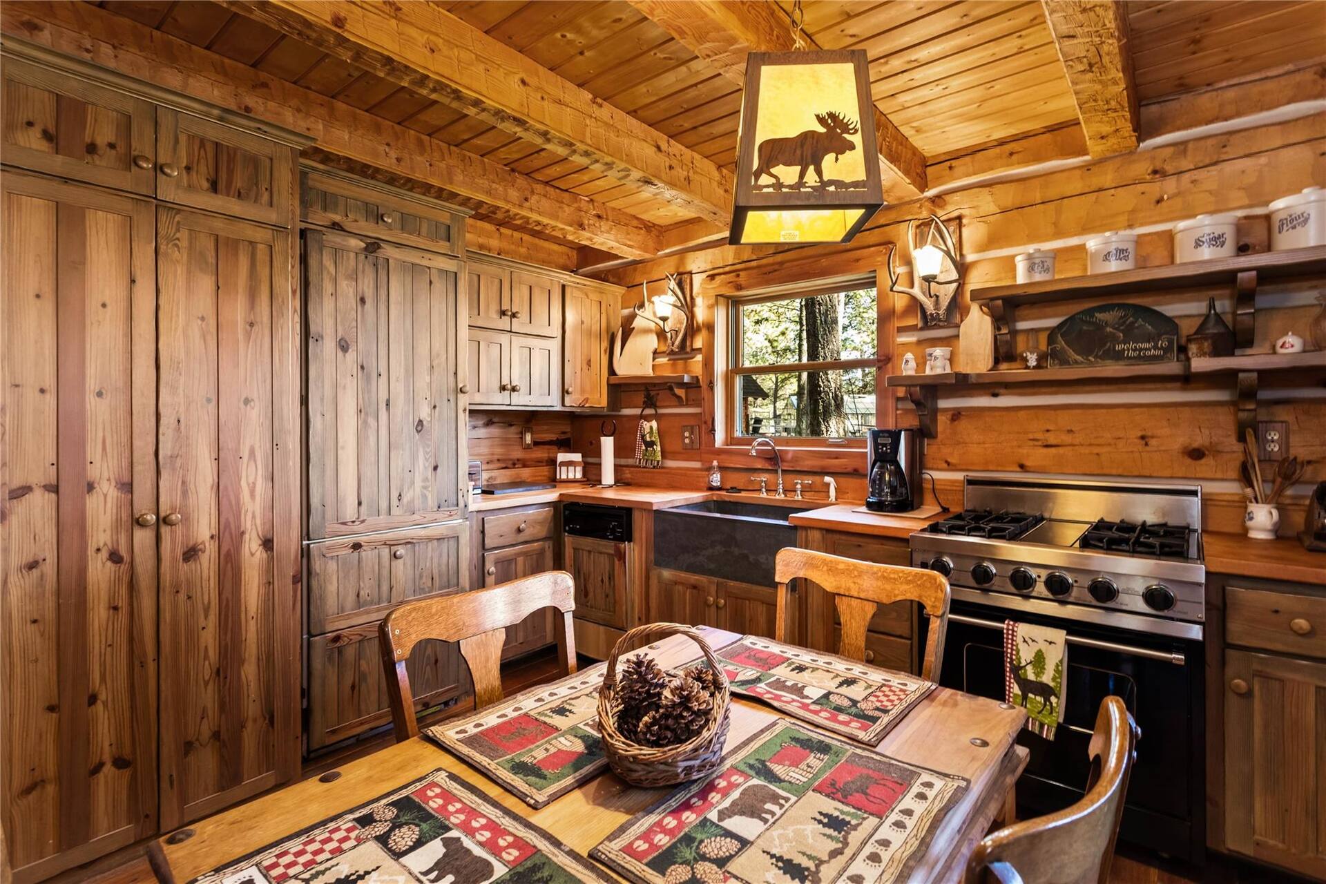 Elk Lake Lodge Montana vacation rental photo 5