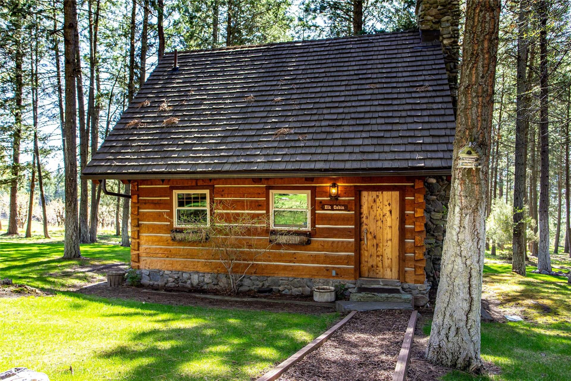 Elk Lake Lodge Montana vacation rental photo 13