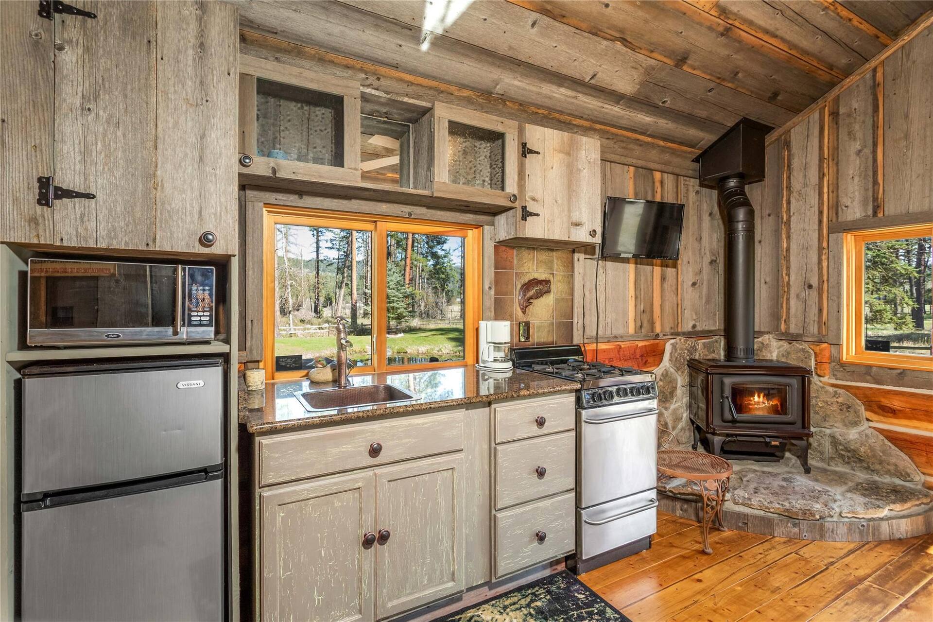 Elk Lake Lodge Montana vacation rental photo 42
