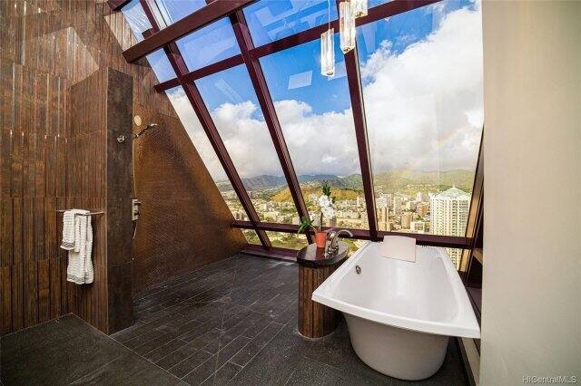 Imperial Hawaii Penthouse Oahu vacation rental photo 12