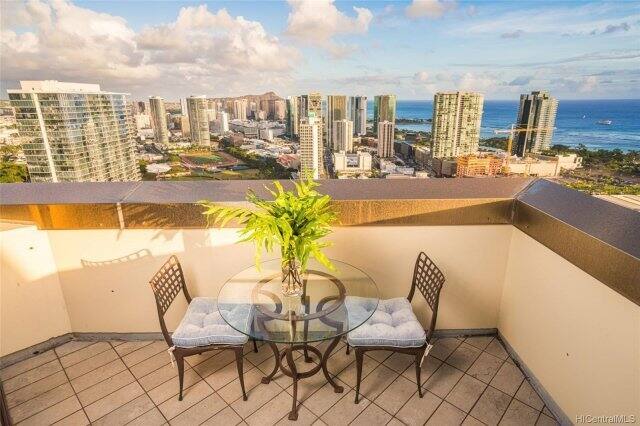 Imperial Hawaii Penthouse Oahu vacation rental photo 14