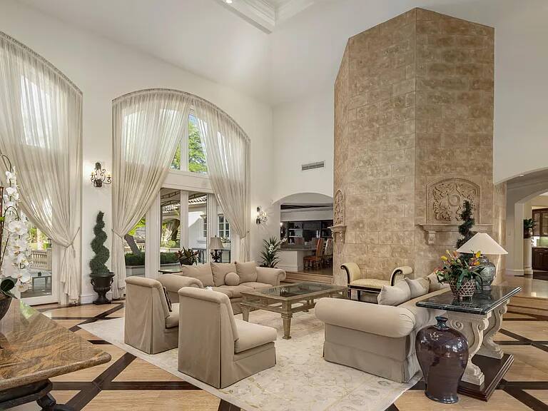 Desert Chateau Palm Springs vacation rental photo 9